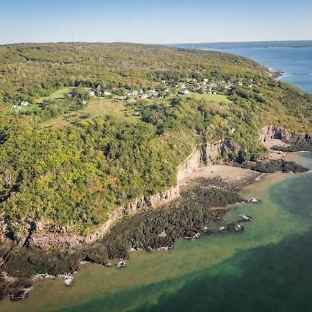 Maregold Centre - Juniper Cabin And Rose Cabin Victoria Beach Екстериор снимка