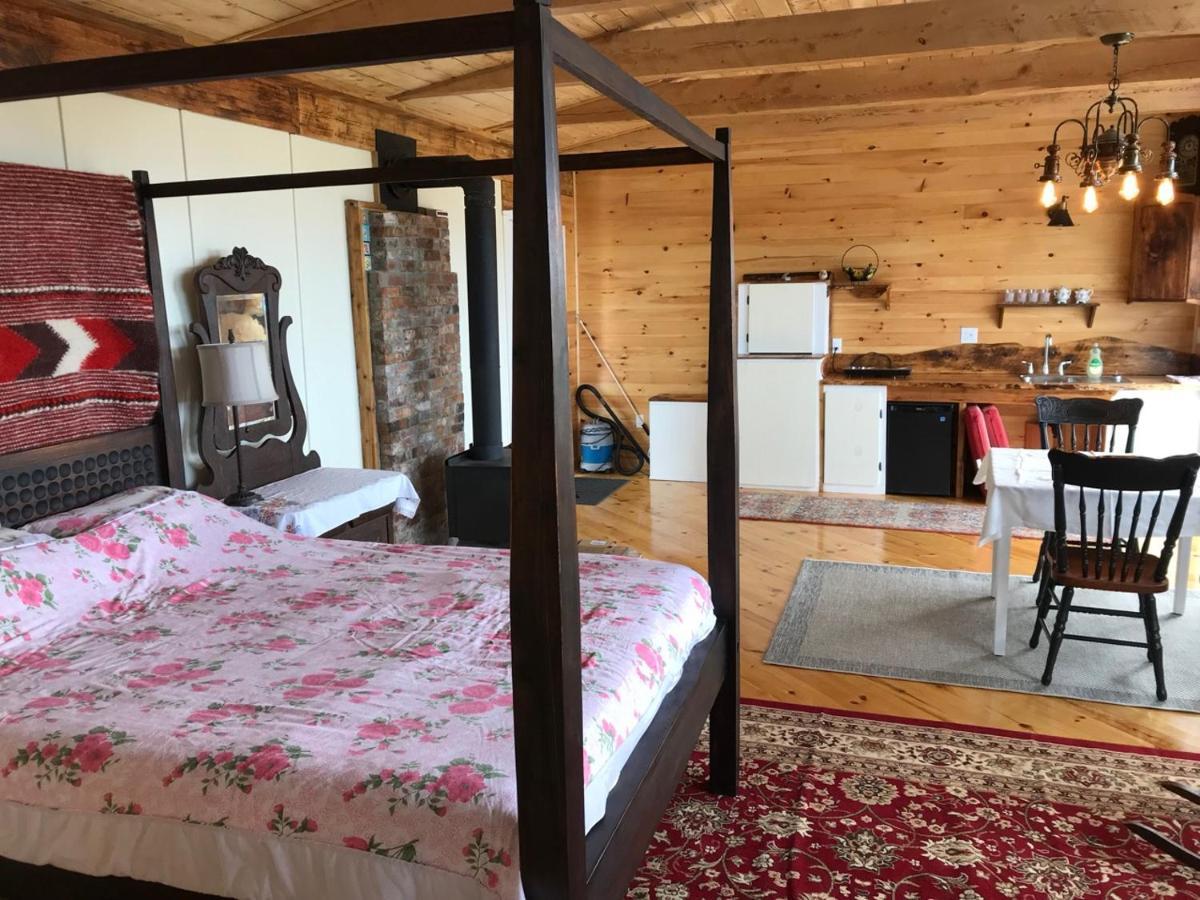 Maregold Centre - Juniper Cabin And Rose Cabin Victoria Beach Екстериор снимка