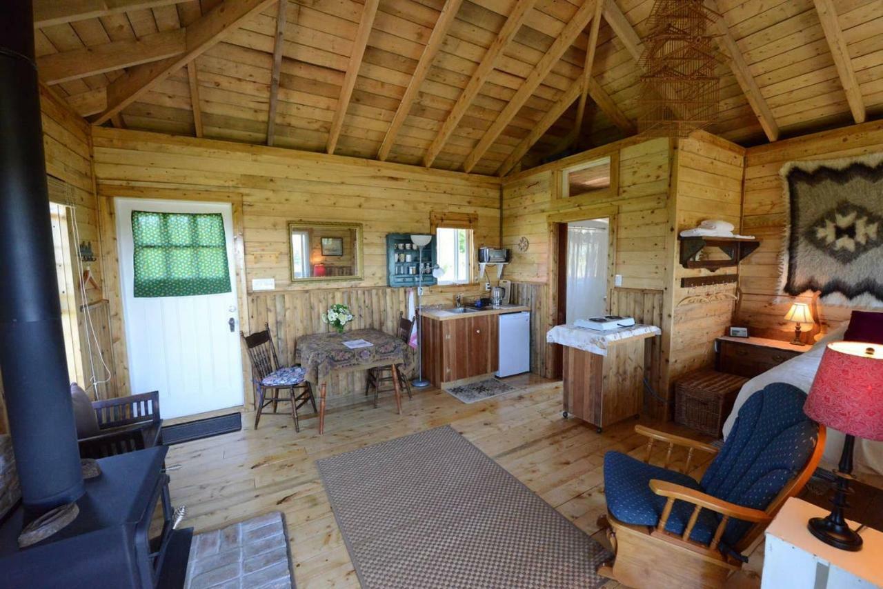 Maregold Centre - Juniper Cabin And Rose Cabin Victoria Beach Екстериор снимка