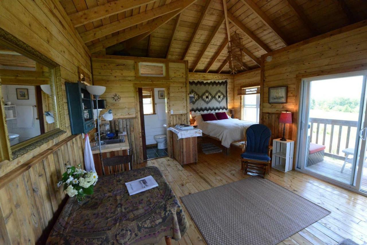Maregold Centre - Juniper Cabin And Rose Cabin Victoria Beach Екстериор снимка